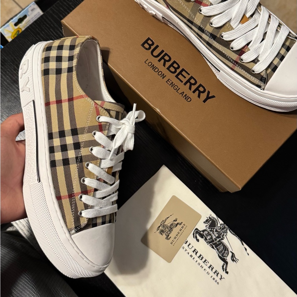 Burberry Men's Checkered Sneakers - Beige and White